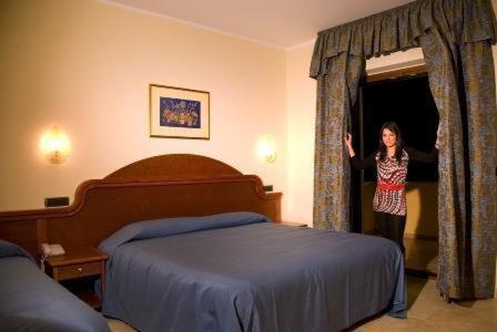 Hotel Duca Di Calabria Serra San Bruno Zimmer foto